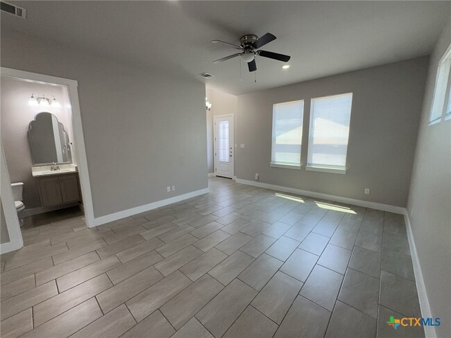 Photo - 5001 White Rose Dr