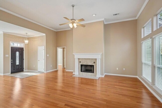 Photo - 712 Homewood Dr