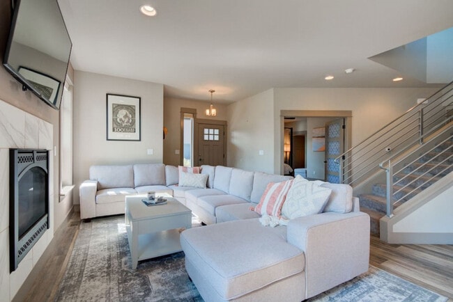 Building Photo - 2338 Gallatin Green Blvd Unit ID1292382P