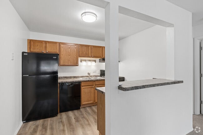 Renovated 1BR, 1BA - 675SF - Kitchen - Pine Ridge