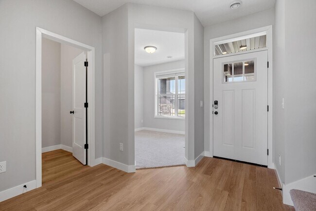 Photo - 5395 Robinwood Ct