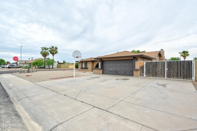 Photo - 7301 W Canterbury Dr