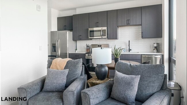 Building Photo - 1007 S Mint St Unit 800