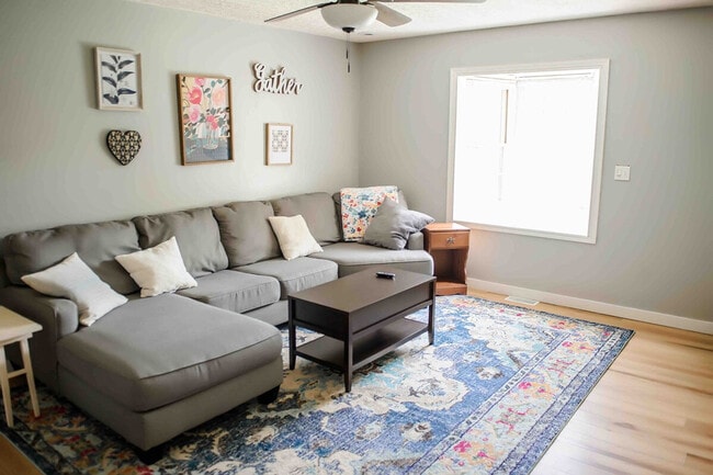 Building Photo - 264 Oak St Unit ID1314612P