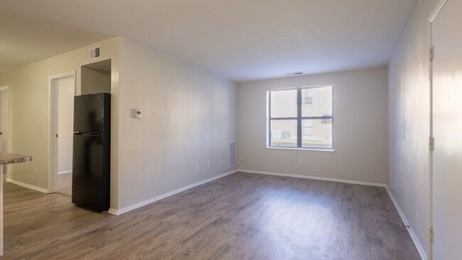 Photo - Green Tree Apartments