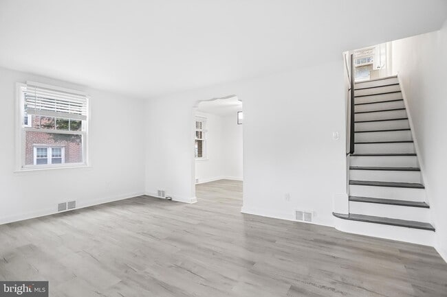 Photo - 1913 Winton Ave