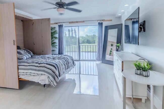 Photo - 3760 Inverrary Dr Unit 3M