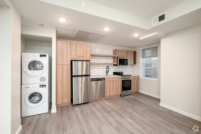 Interior Photo - Howard Manor