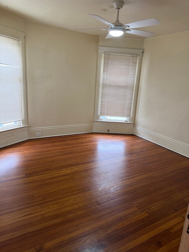 Photo - 276 Merriman Rd