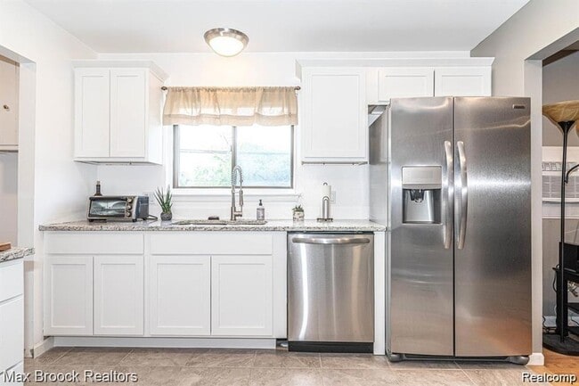 Photo - 3800 Elmhurst Ave