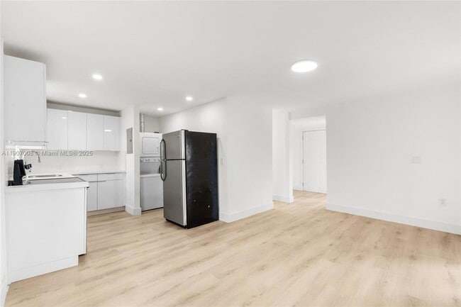 Photo - 2385 SW 17th St Unit B