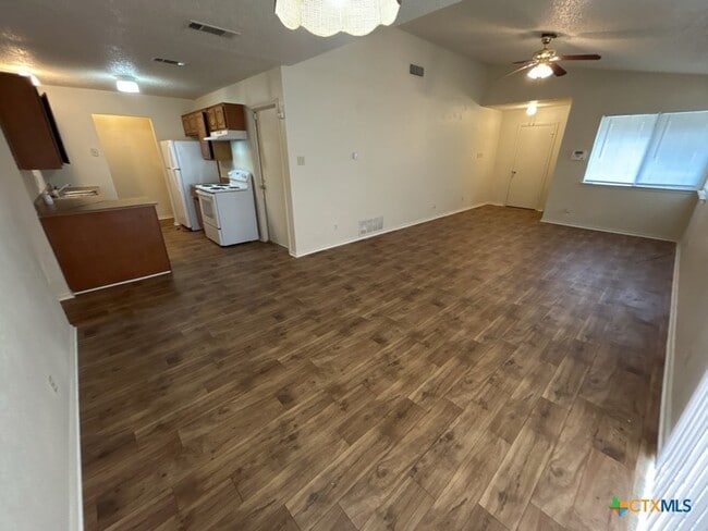 Photo - 2108 Carousel Dr