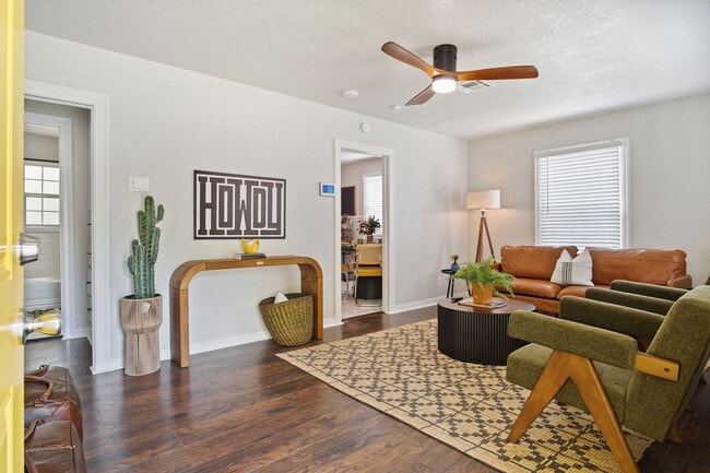 Photo - 912 W Comanche St Unit ID1259093P