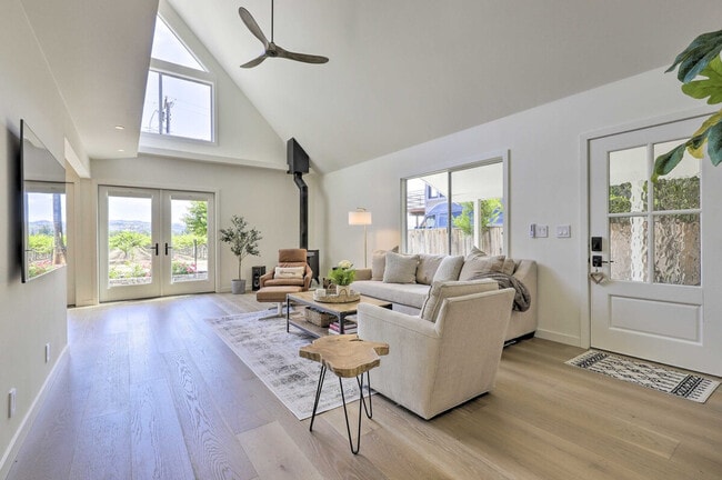 Photo - 1155 Grape Ln Unit SI ID1304989P