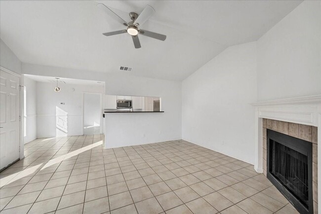 Photo - 421 Fantail Loop Unit B