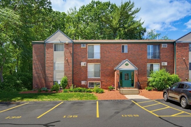 Building Photo - 123 English Village Rd Unit 202