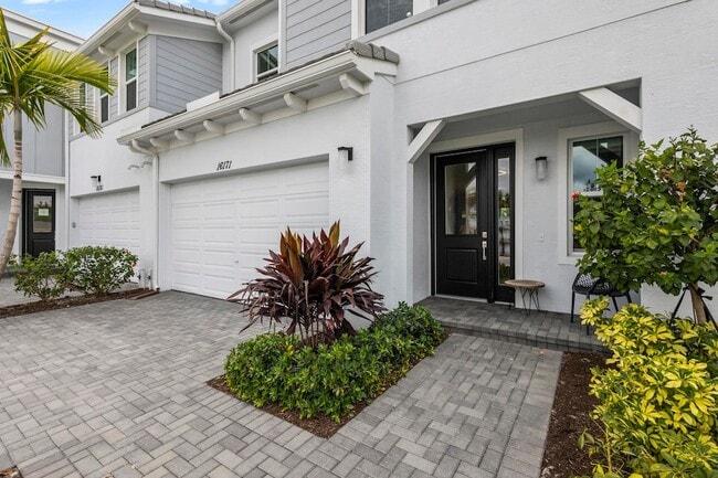 Photo - 16171 Oakview Dr