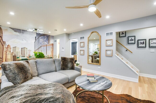 Photo - 6242 N Kenmore Ave Unit ID1305619P