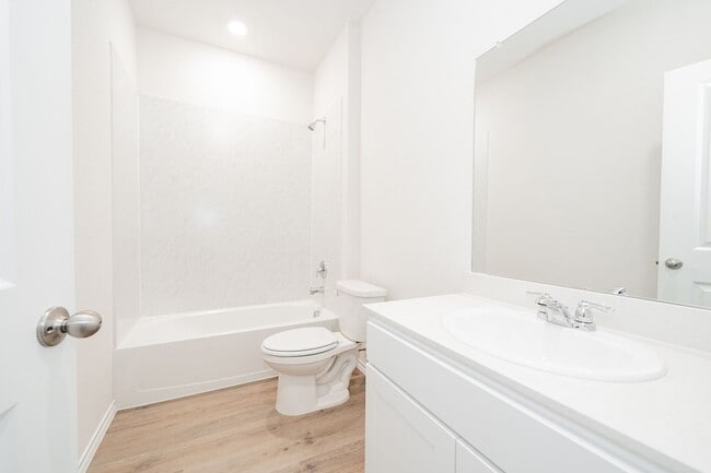 Photo - 2110 Thornton Dr