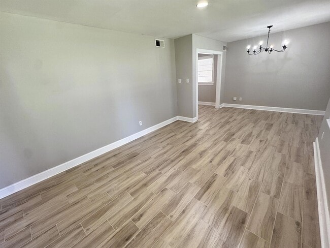 Photo - 4669 Durbin Ave