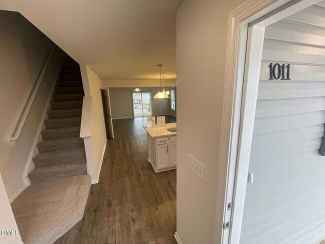 Photo - 1011 Peony Ln