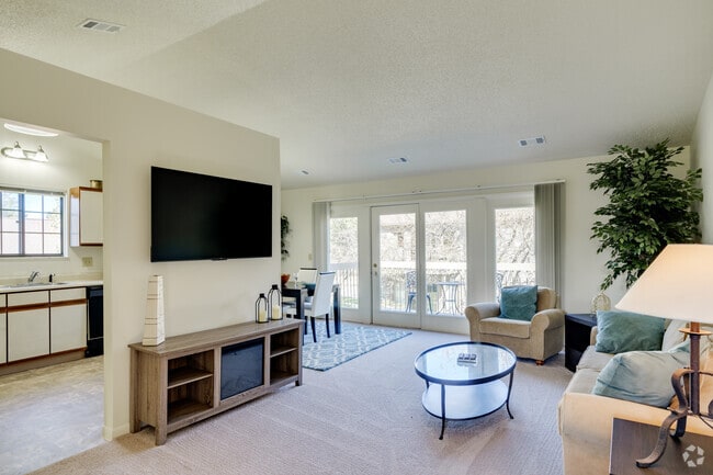 2BR, 2BA - 1,220SF - Living Room - Birchwood Pointe