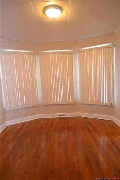 Photo - 166 Dewey St