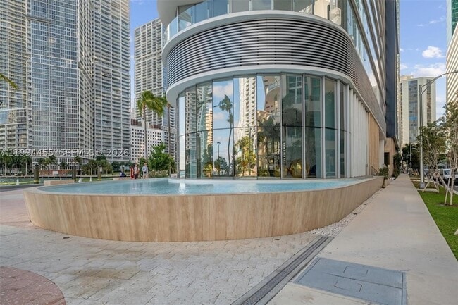 Building Photo - 300 S Biscayne Blvd Unit 3409W