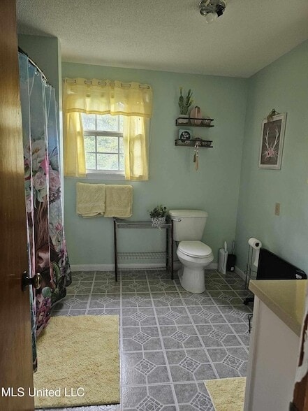Photo - 859 Mill St