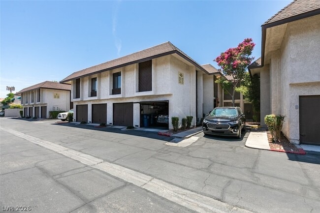 Building Photo - 2127 Pine Breeze Ln Unit 2127