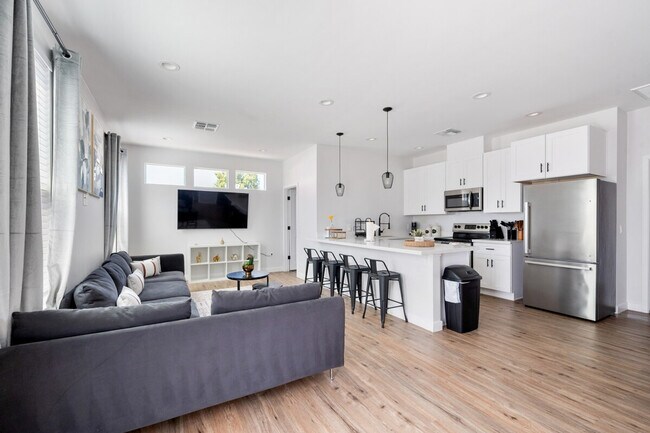 Photo - 3806 E Polk St Unit ID1244297P