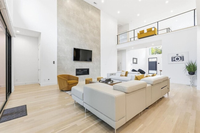 Photo - 3714 Highgrove Dr Unit ID1353128P