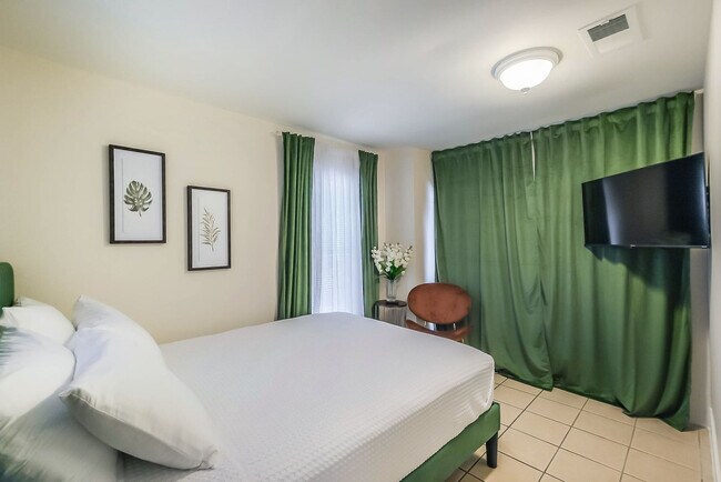 Photo - 1327 W 21st St Unit ID1316409P