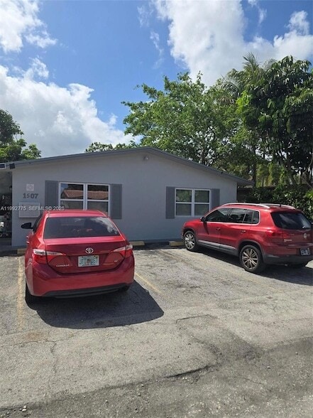 Building Photo - 1507 NE 5th Ave Unit 3