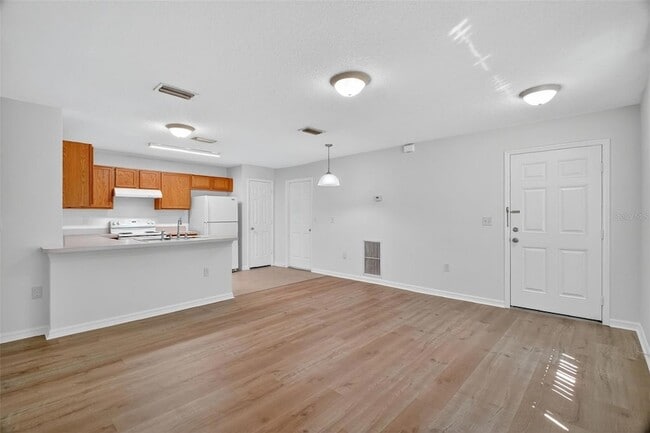 Photo - 525 Paulling Dr