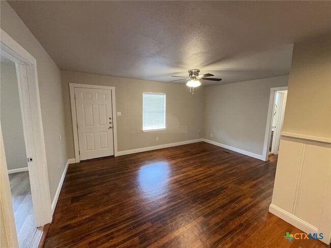 Photo - 707 N Main St