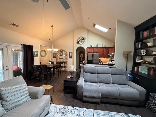 Photo - 502 Camellia Ct