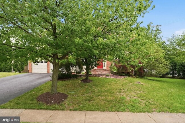 Photo - 6355 Willowfield Way