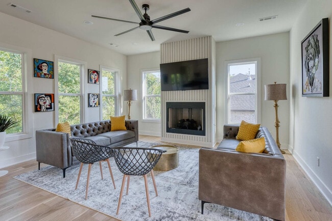 Building Photo - 1421 Lee St Unit ID1363342P