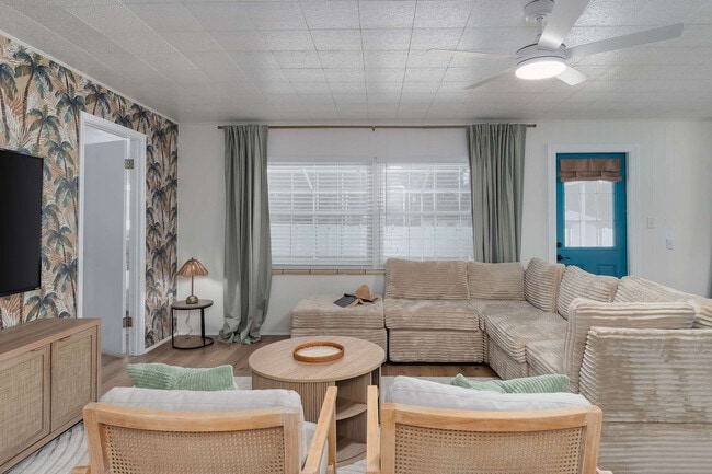 Photo - 1322 W Knollwood St Unit SI ID1570170P