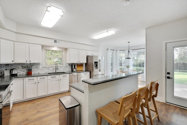 Photo - 2200 Glenbrook St Unit ID1019560P