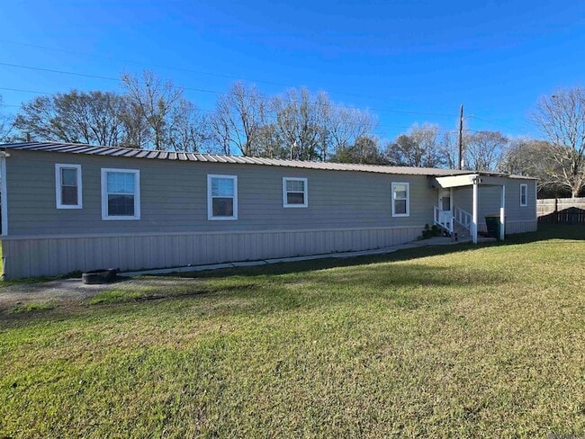 Building Photo - 4505 Lupine St