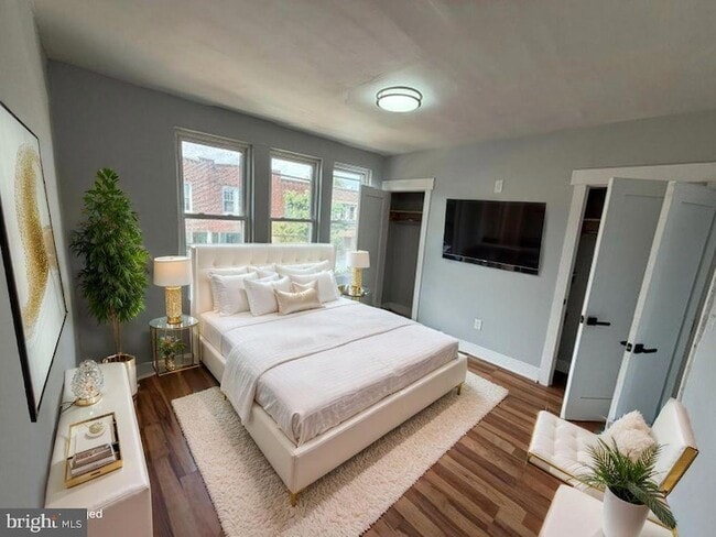 Photo - 182 W Raymond St