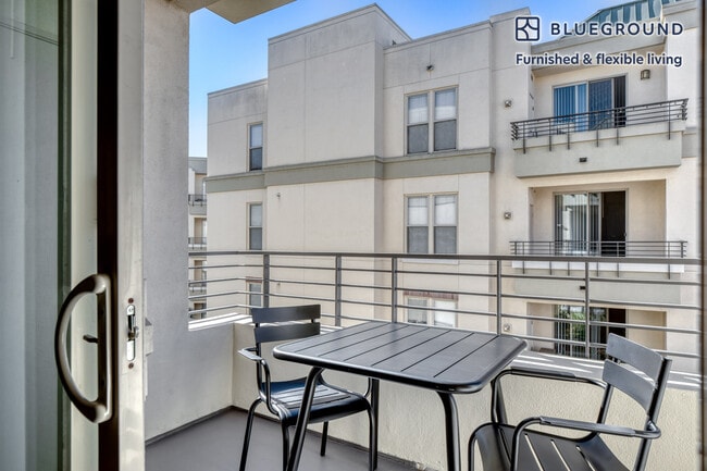 Photo - 25 S Oak Knoll Ave Unit FL4-ID857