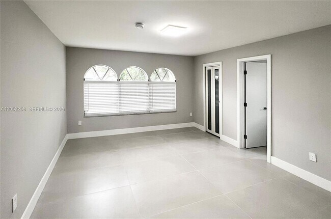 Photo - 240 SE 7th St