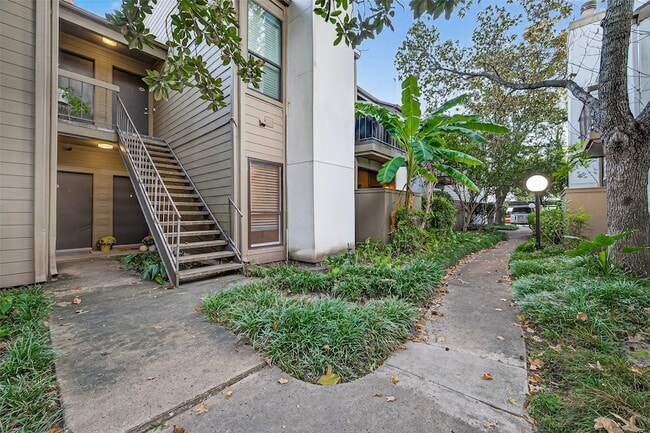 Photo - 10053 Westpark Dr Unit 289