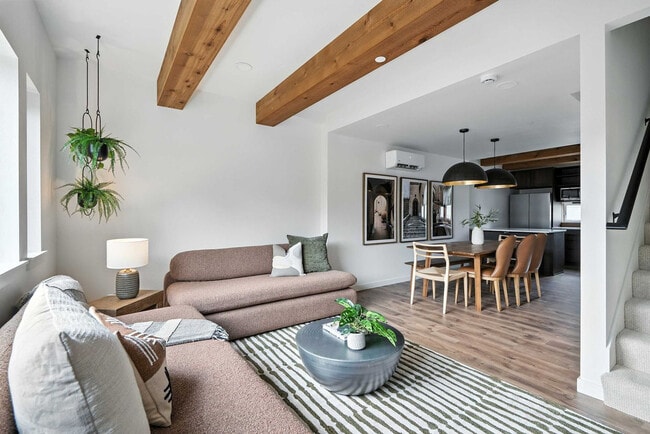 Building Photo - 925 NE 23rd Ave Unit ID1309874P