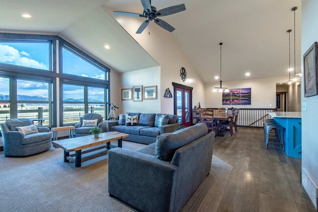 Photo - 1591 Fischer Ln Unit ID1373702P