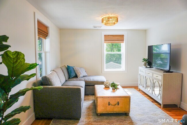 Photo - 188 E Lake St