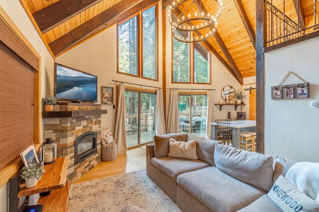 Building Photo - 300 Tomahawk Ave Unit ID1379449P